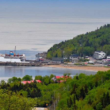 Auberge Sur Mer Charlevoix Saint-Simeon  ภายนอก รูปภาพ