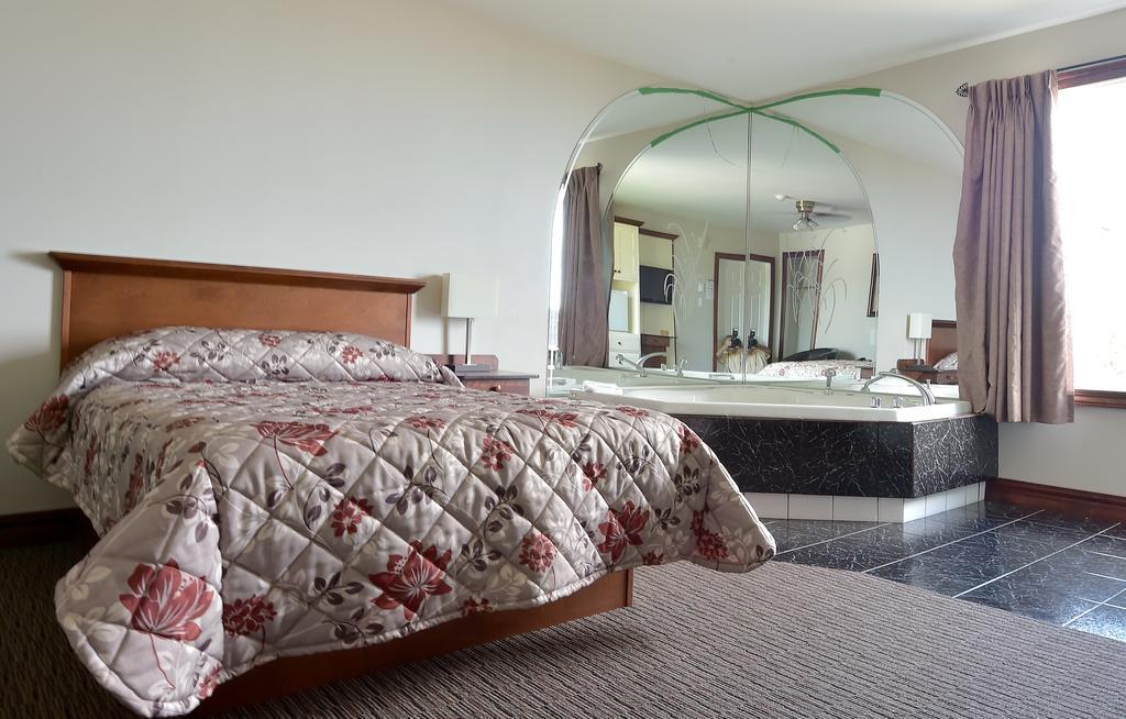 Auberge Sur Mer Charlevoix Saint-Simeon  ภายนอก รูปภาพ