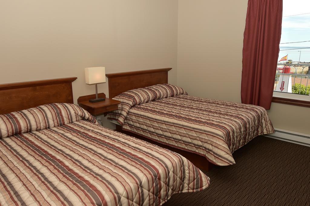 Auberge Sur Mer Charlevoix Saint-Simeon  ภายนอก รูปภาพ