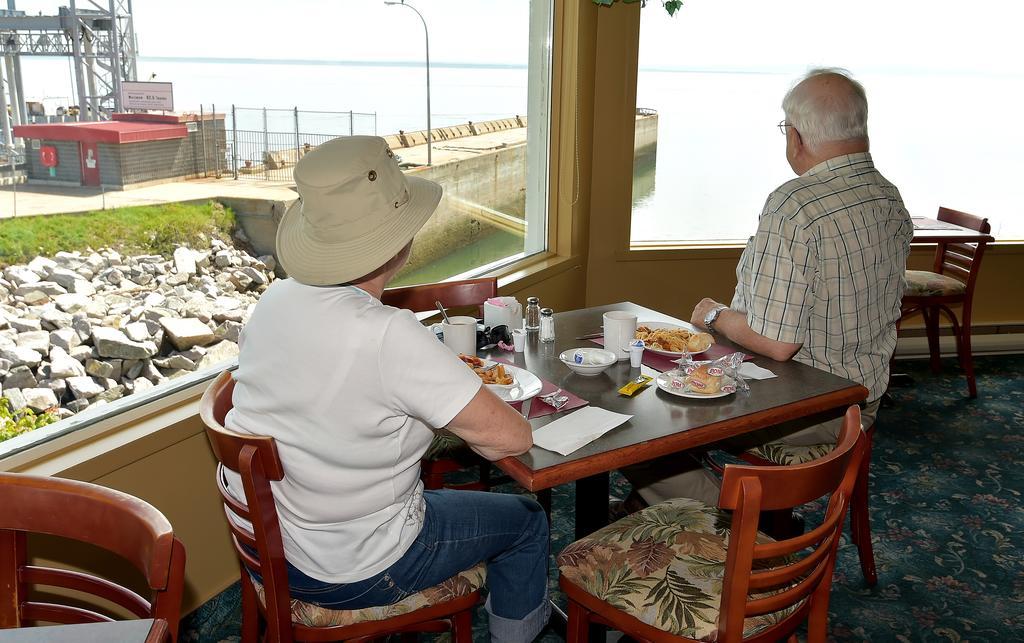 Auberge Sur Mer Charlevoix Saint-Simeon  ภายนอก รูปภาพ
