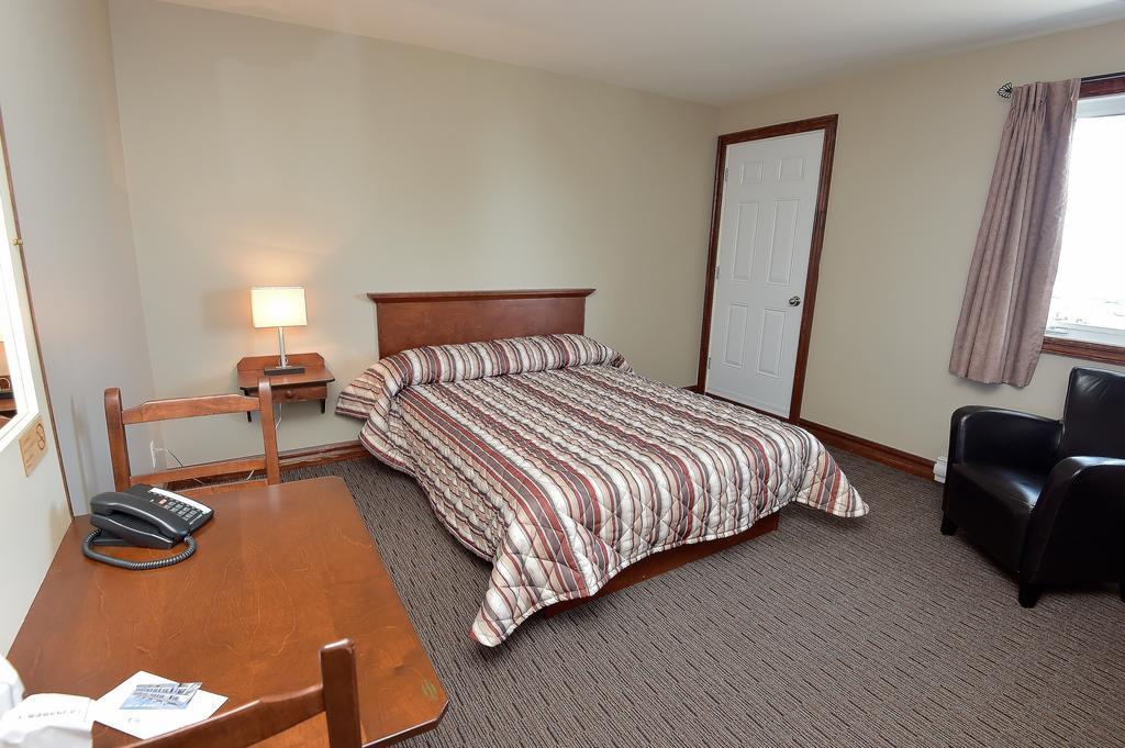 Auberge Sur Mer Charlevoix Saint-Simeon  ภายนอก รูปภาพ