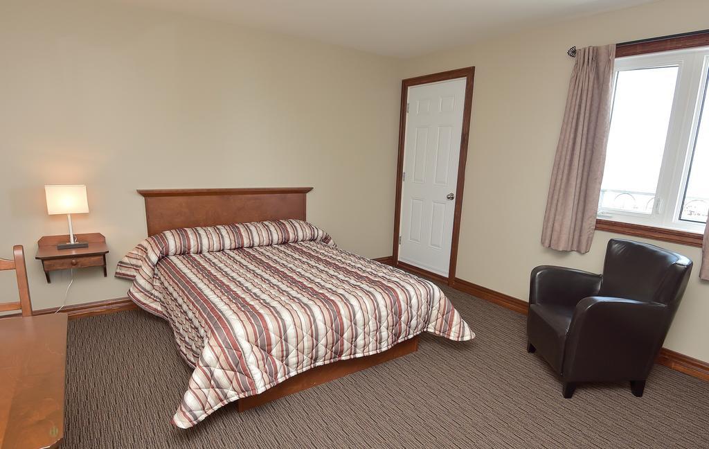 Auberge Sur Mer Charlevoix Saint-Simeon  ภายนอก รูปภาพ