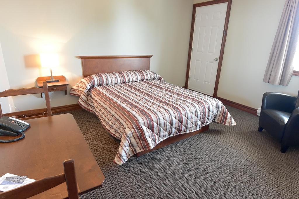 Auberge Sur Mer Charlevoix Saint-Simeon  ภายนอก รูปภาพ